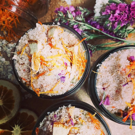 Black Bird Grove Orange & Bergamot Uplifting Bath Soak